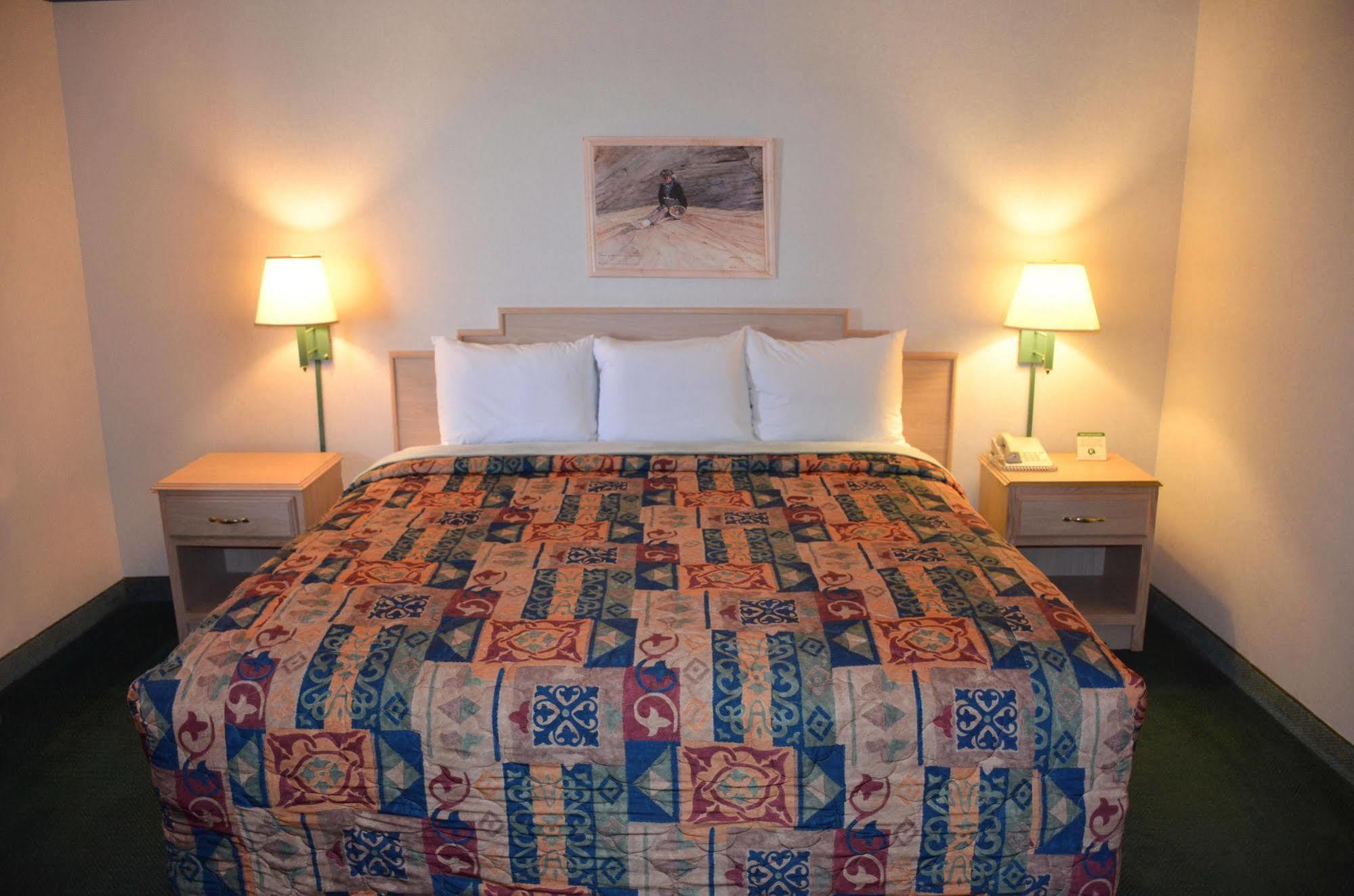 Navajoland Inn St. Michaels Buitenkant foto
